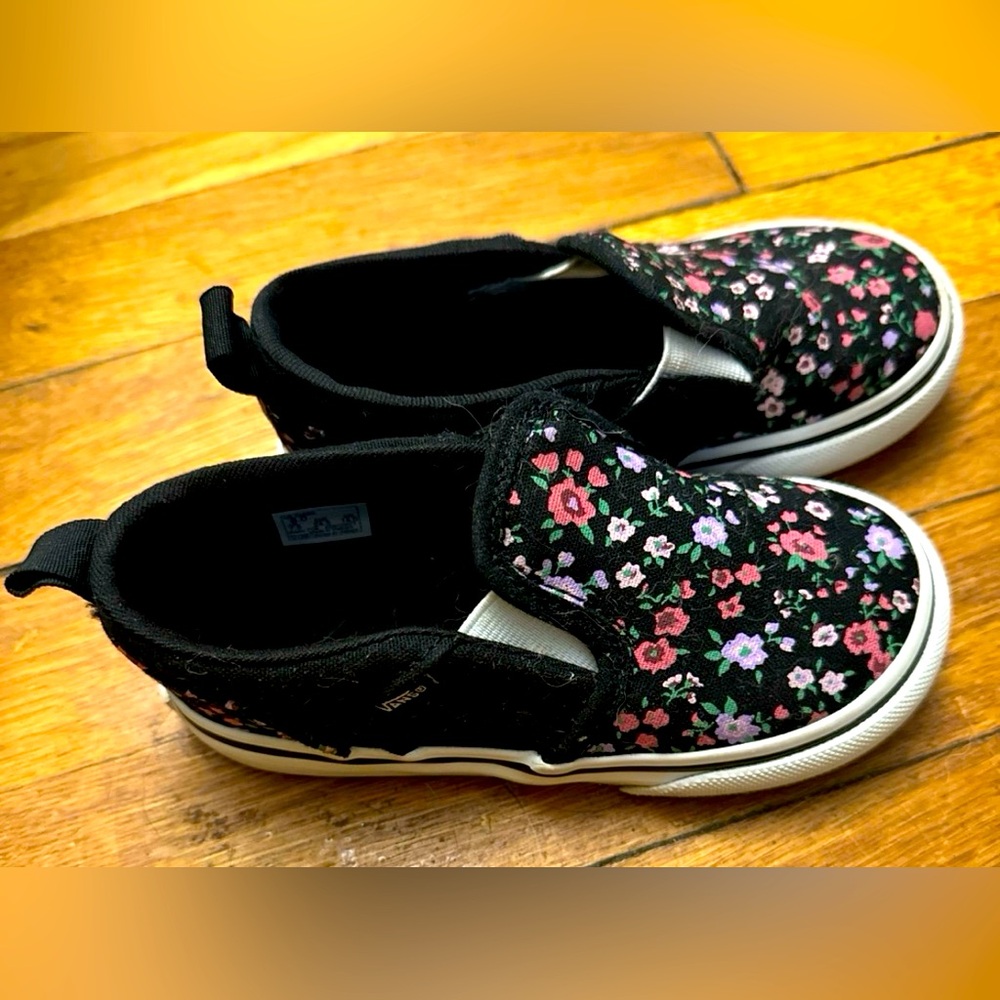 Vans girls toddler size 8 slip on shoes